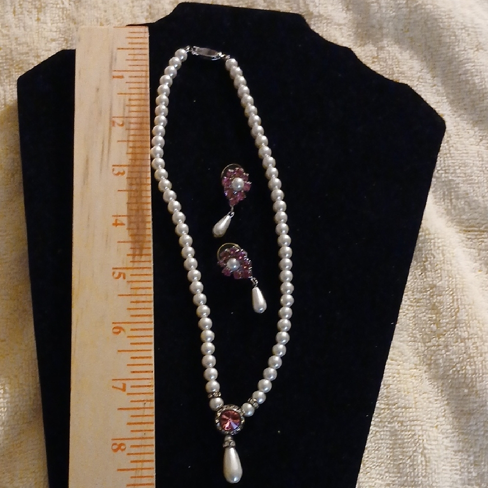 Pearl and Pink Gem Necklace Set